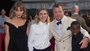 По мотивам романа джованни тестори мост через гизольфу. Exclusive Guy Ritchie Says Son Rocco Is A Great Teenager Reveals He Loves His New King Arthur Film Entertainment Tonight