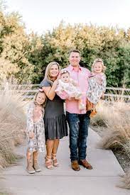 Family Of 5 Poses Family Photography Fall Family Outfit Ideas In Pink Green Autumn Family Photography Fall Family Outfits Family Photography