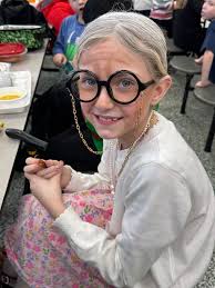 Way to go Mrs. Christy Young Jones's class for having 20 days of Perfect  Attendance! 💚