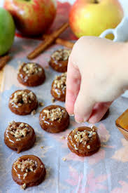 Mini Caramel Apple Crisp Donuts Tips Forrent Mini Caramel Apples Apple Crisp Caramel Apple Crisp