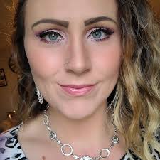 Looking for a teenager for babysitting in Aumsville?