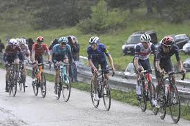 The toughest race in the world's most beautiful place. Diretta Giro D Italia 2021 Live Inizia La Salita Di Rocca Di Cambio Corpo A Corpo Tra I Big