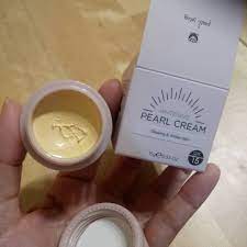 At first i thought this cream is similar with krim kecantikan by safi but i was wrong. Shanazim Review Product Whitening Pearl Cream Spf15 Sendayu Tinggi