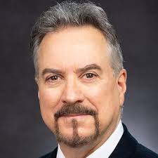 Latinas in American Politics: Changing and Embracing Political Tradition  (Latinos and American Politics)