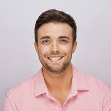 Sean Goldie's Instagram, Twitter & Facebook