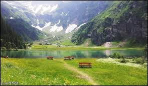 Een actieve vakantie in de zomer in oostenrijk is wandelen in prachtige bergen als de dachstein, venediger en de gross glockner of op wijnreis naar wenen en. Hintersee Mittersill Salzburg Austria Oostenrijk Vakantie Reizen