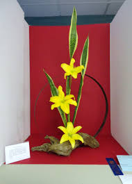 Find a flower shop in clearwater, fl to create custom floral arrangements for weddings, funerals, showers, proms, birthdays, holidays, anniversaries, or decoration. Pin By H Henry On My Design Flower Arrangements Creative Flower Arrangements Floral Art Arrangements Ikebana Flower Arrangement