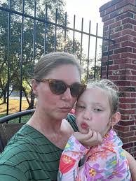 Tami Barnes's Instagram, Twitter & Facebook