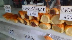 93.448 resep roti sederhana ala rumahan yang mudah dan enak dari komunitas memasak terbesar dunia! Roti Toko Sidodadi Di Bandung Jajanan Legendaris Yang Ada Sejak 1954 Kumparan Com