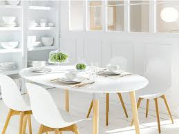 Si ya posees una mesa de comedor y lo que necesitas son el complemento, tenemos para ti sillas en pack de 6 unidades, económicos, con diseños en colores neutros que se adaptan perfectamente a cualquier ambiente que estés diseñando. Combinar La Mesa Y Las Sillas Comedores