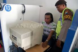 RAZIA WARNET | ANTARA Foto