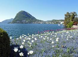 The small church has a single nave with a splendid polygonal apse with mullioned windows. Datei Lugano Ti Parco Ciani Lago Di Lugano Monte San Salvatore Jpg Wikipedia