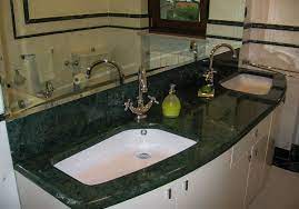 Mobile da bagno in mdf laccato, cassetti in melaminico rivestito in pvc con inserto in vetro stratificato laminato effetto marmo. Top Mobile Bagno In Marmo Verde Canalini Marmi