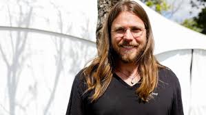 Legendary country singer willie nelson will release his latest album last man standing on april 27, 2018, and also turns 85 on april 29. Lukas Nelson New Album Lady Gaga Cover Grammy Com