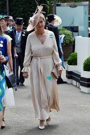 Royal ascot is back this week at the ascot racecourse in berkshire, to the delight of racing fans. Ntle7uhapleuvm