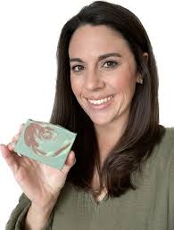 Megan with Shea & Sage is the Thymeless feature vendor tonight! I've  actually known Megan since way back in my high school days, she's just as  nice and kind as she was