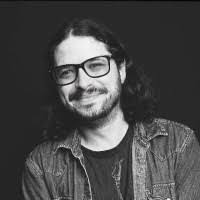 Laurence Heath's Instagram, Twitter & Facebook