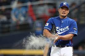 2015년 12월 7일 해외 원정 도박 사건에 연루돼 검찰에 소환됐다. ì˜¤ìŠ¹í™˜ ë‚˜ë¬´ìœ„í‚¤