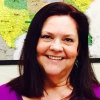 Laura Kinne's Instagram, Twitter & Facebook