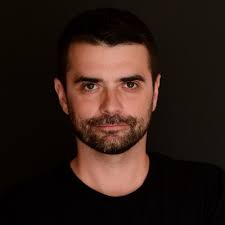 Od piątku oficjalnie w repertuarach kin Teściowie 3. Pierwsza część była  nie tylko debiutem reżyserskim ale też pierwszym zetknięciem się z innym  światem jeśli chodzi o proces. Już wtedy chciałem…