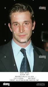 Noah wyle hi-res stock photography and images
