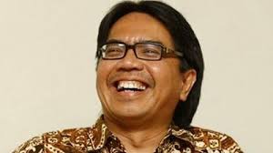 Petisi pemecatan ade armando sebagai dosen ui itu muncul sejak 3 hari yang lalu. Ade Armando Kasus Nissa Sabyan Menunjukkan Jilbab Itu Hanya Gaya Berpakaian Bentengsumbar Com