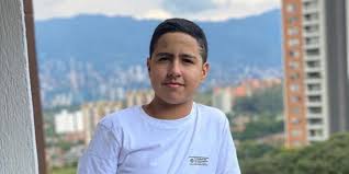 Elias martins benevides junior (born 2 october 1987 in brazil) is a professional footballer and a national of brazil. Martin Elias Jr En Medio De Sus Dos Pasiones La Musica Y El Futbol Vallenato Noticias Videos Letras Blogvallenato Com