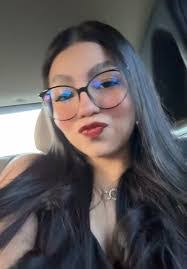 Natalie Veloz's Instagram, Twitter & Facebook