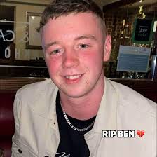 Another very sad message in 🥺 19-year-olds Ben and Kaitlyn lost their  lives when the car they were passengers in crashed into a petrol station in  Swansea. The driver was travelling at