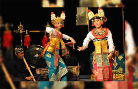 Tari trunjaya biasa dimainkan di halaman pura, ataupun di panggung pementasan seni terbuka maupun tertutup yang ada di bali. 57 Tarian Daerah Tradisional Indonesia Berdasarkan Fungsi Dan Asalnya