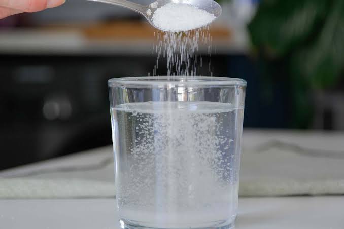 What Happens to Your Body When You Add a Pinch of Salt to Your Morning Water