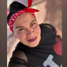 I'd rather fill my Frost Form and spend time with my babies…but that's just  me 😘 Order Frost Form