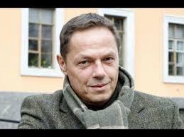 Скляр добавил, что ему понадобилась помощь медиков, но сейчас он уже возвращается из больницы. Igor Sklyar Alkogolizm I Lyubovnyj Treugolnik Chut Ne Pogubili Aktera Youtube