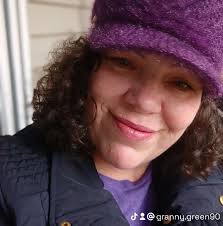 🚨 In terrible need of feminine products right now 🚨 I'm in Everett se  Everett mall way I can pick up if not too far 🙏🏽