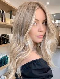 Kelsey Charest's Instagram, Twitter & Facebook