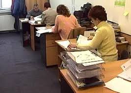 188/1999 privind statutul funţionarilor publici, cu modificările şi completările ulterioare.(legea 156 din 26.09.2018). Din 6 Iulie IntrÄ In Vigoare Noi ReglementÄri Din Statutul FuncÈionarilor Publici Ziarul Unirea