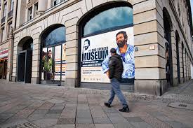 It is a physical assertion of the sum of her parts, which starts. Bud Spencer Museum Berlin De