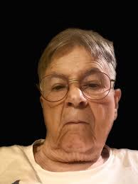 Guten Morgen, was macht ihr Silvester?Gibt es hier in der Nähe eine  Location die Silvester offen hat? Vielen Dank