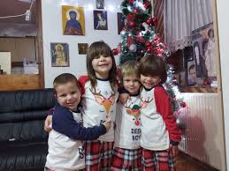 Dobro je što država podstiče žene da rađaju što više dece, to danas jeste najvažnije. 24 Virsle 30 Jaja I Kilogram Sira Kod Kovacevica Ode Samo Za Dorucak Ovako Izgleda Dan Sa 11 Dece Biznis Telegraf Rs