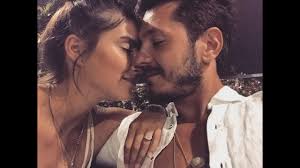 Bir süredir beraber olan deniz baysal ve barış yurtçu, bugün dünyaevine giriyor. Deniz Baysal Y Su Novio Baris Yurtcu Youtube