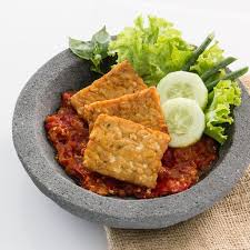 Lauk yang sangat nikmat untuk menemani sepiring sejak berhasil membuat cake kukus coklat yang pernah saya posting sebelumnya, saya jadi bernafsu untuk. Resep Tempe Penyet Sambal Terasi Bawang Gurih Pedas Lifestyle Fimela Com