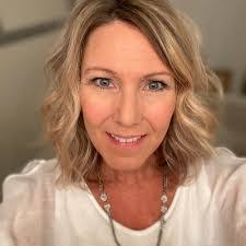 Krystal Dutton's Instagram, Twitter & Facebook