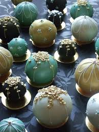 Comtesse Du Chocolat Source Pinterest Com Christmas Cake Pops Individual Wedding Cakes Cake Balls