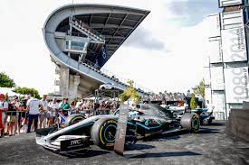 But shortly afterwards the team revealed it was short for 'dual axis steering' via their twitter feed. Mercedes Amg Petronas F1 Team U Tvitteri What A Collection Get Yourself Down To The Mercedesbenz Stand And Check Them Out For Yourself Germangp Motorsport125 Https T Co Uhzfz1viok