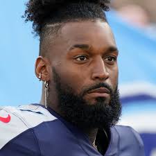 Tennessee Titans LB Zach Cunningham leaves Raiders game with elbow injury