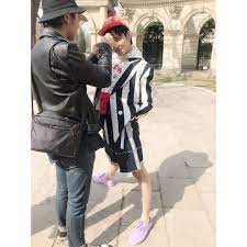 花式禮儀腿 小花的腳真的太細了真是羨慕 今天8點空降泡泡社區 最後附上一張小花的超細長腿 周彥辰 周彦辰 周小花 果然天空周彥辰 zhouyanchen yanchen 960305 180413 fashion boy or girl coat