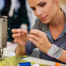 Magnetic Wrist Sewing Pincushion Pin Holder Wristband Pin Cushion Holder  with 2 Pieces Stainless Steel Pintail Rat Tail Comb, 5 Pieces Wide Teeth  Alligator Sectioning Hair Clip for Hair Sewing (Pink) :