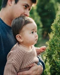 Oliver approves of Smiling Bear...