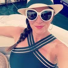 Candice Burks's Instagram, Twitter & Facebook