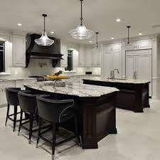 The island also conceals a mini refrigerator. Trae La Color Y Alegria A La Decoracion De Tu Casa Con Estas Increibles Furniture Makeover Inspiration Dining Furniture Makeover Contemporary Dining Furniture